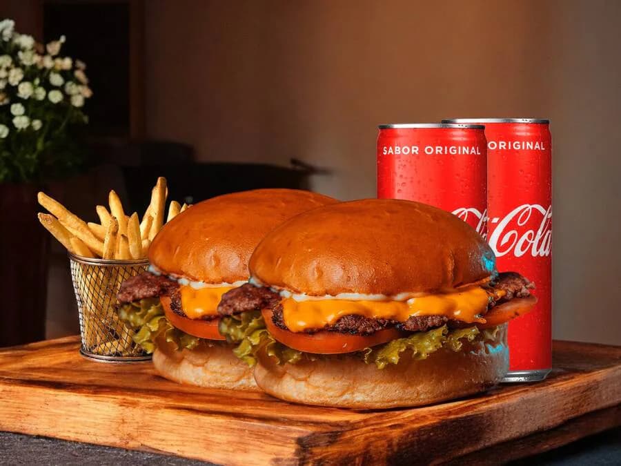 Smash Simples em Dobro + Coca Lata + Batata Frita