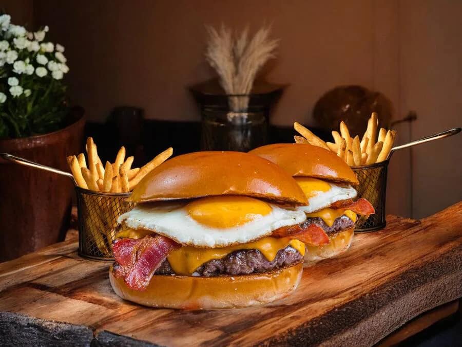 Combo Casal: Smash Bacon Eggs com Bacon + Batata Fritas