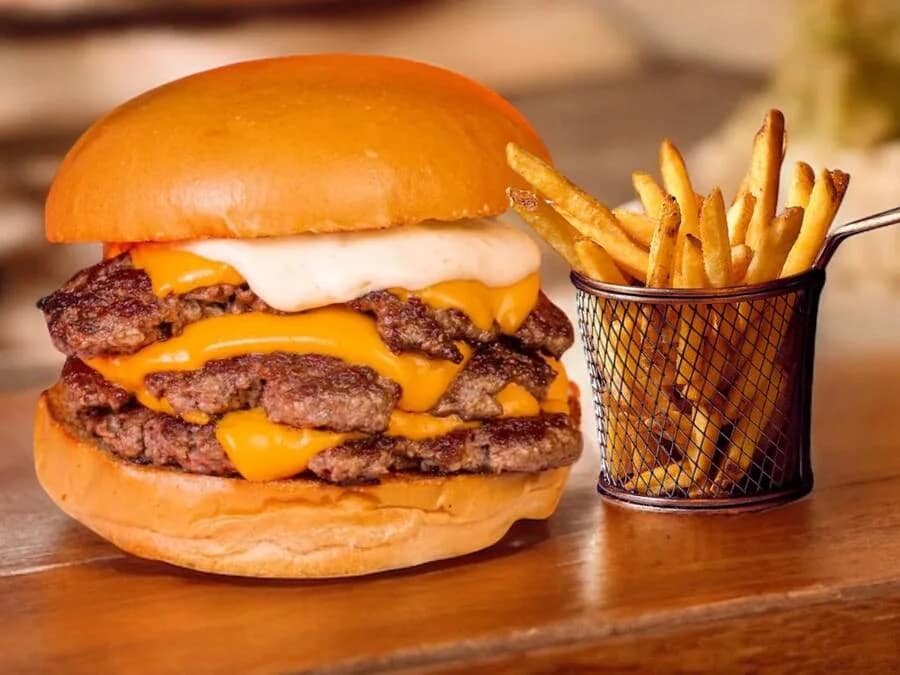 Combo Smash Triplo com Batata Frita Crocante!