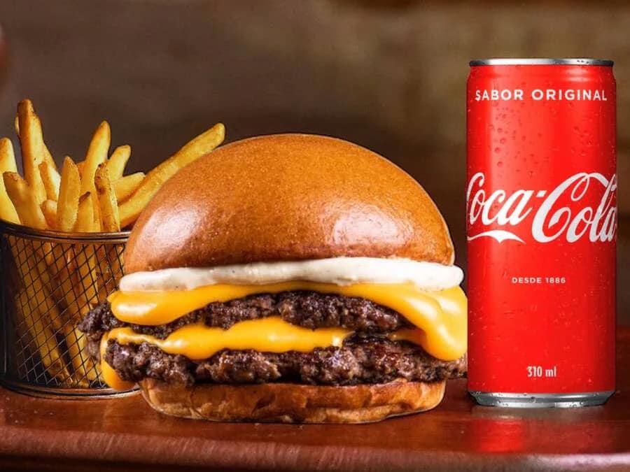 Delicie-se Com o Combo Smash Duplo + Coca-Cola + Batata Frita