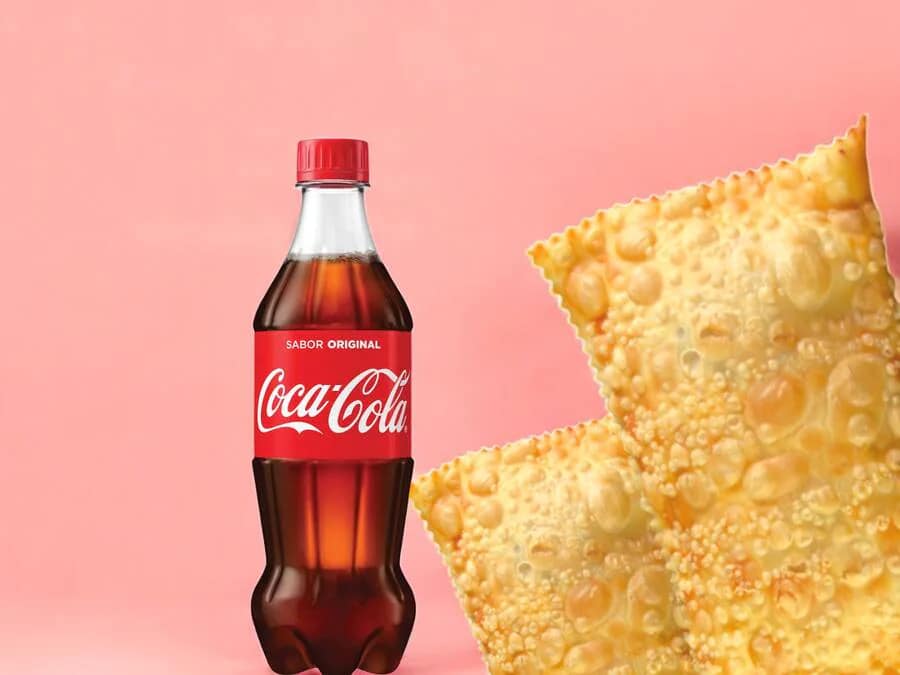 Novidade: 2 Pastéis Burguer Gigantes + Coca Cola 600ml